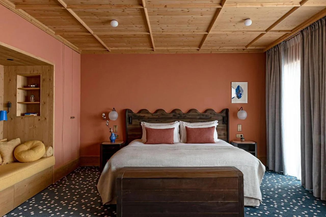 Hotel Le Coucou Μεριμπέλ 5*,