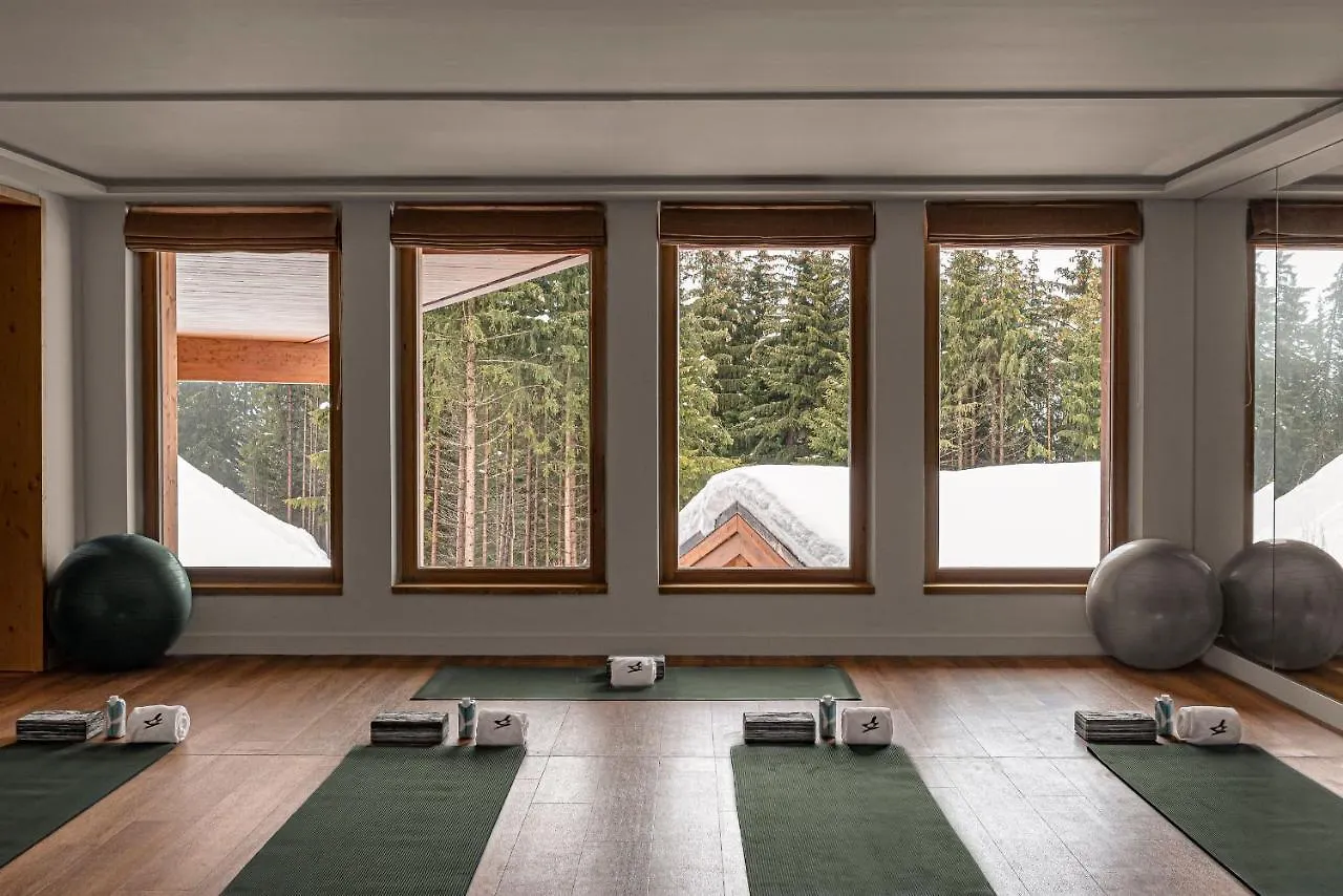 Hotel Le Coucou Meribel 5*,  France