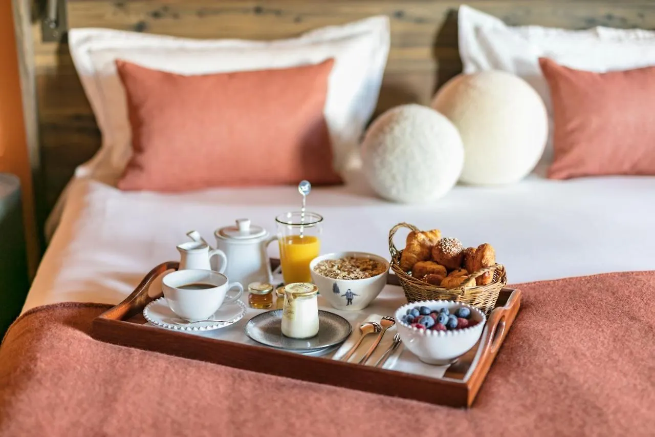 Hotel Le Coucou Μεριμπέλ 5*,  Γαλλία