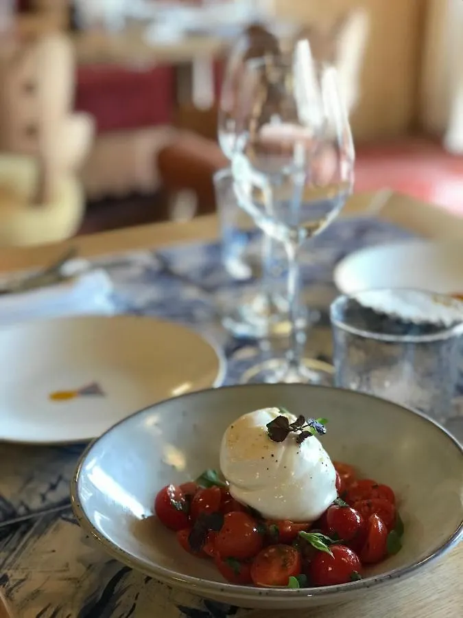 Hotel Le Coucou Μεριμπέλ