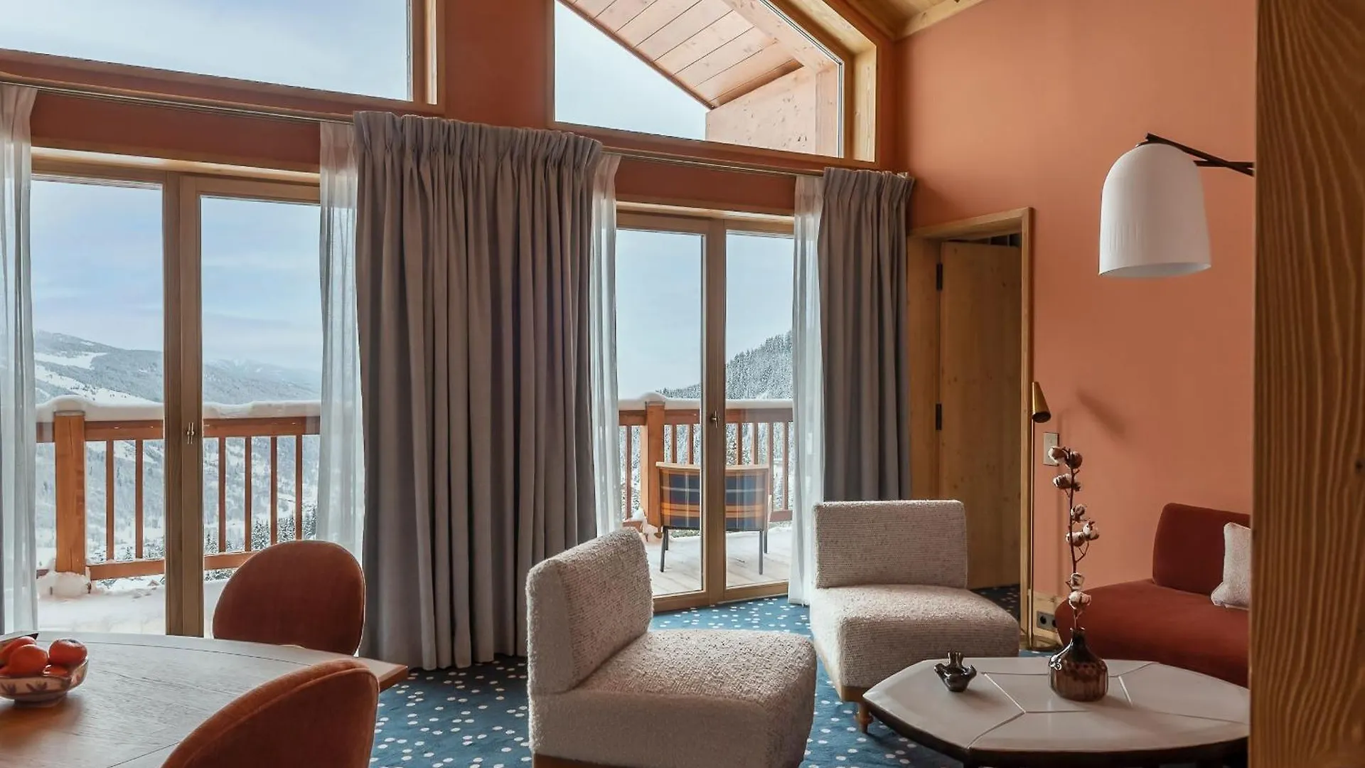 Hotel Le Coucou Meribel 5*,